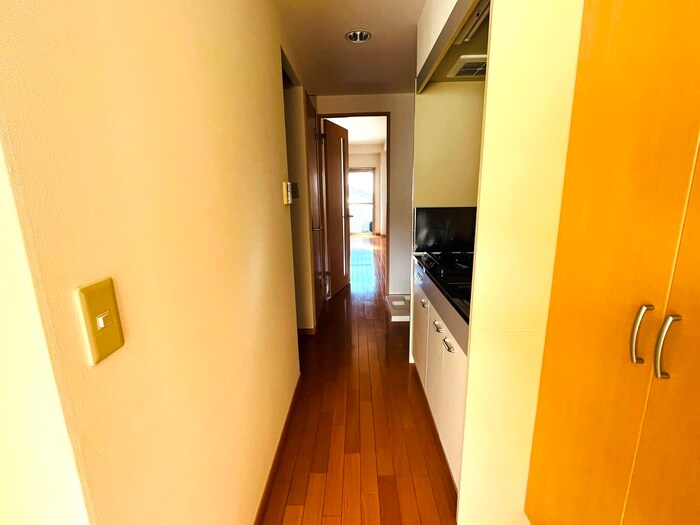 物件内観写真16　(廊下)