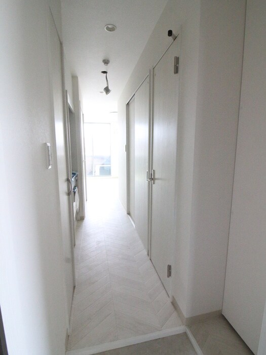 物件内観写真16　(玄関)