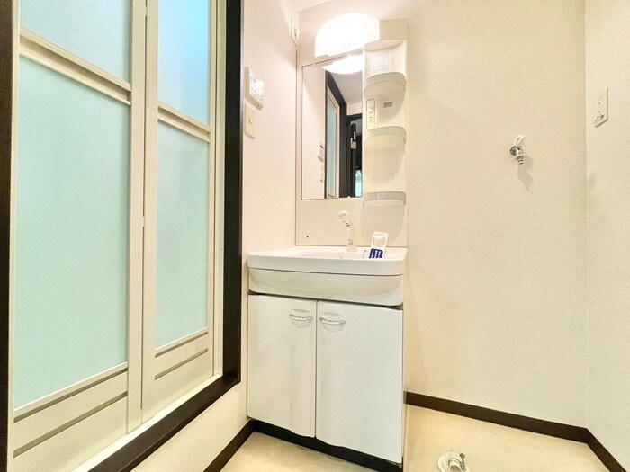 物件内観写真11　(洗面)