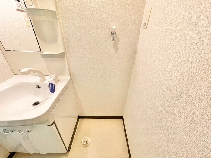 物件内観写真17　(洗濯機置場)