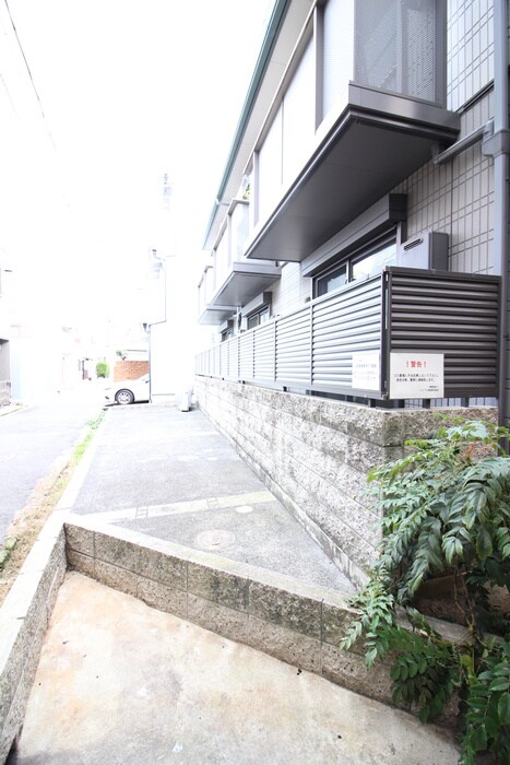 物件外観写真3　(駐車場)