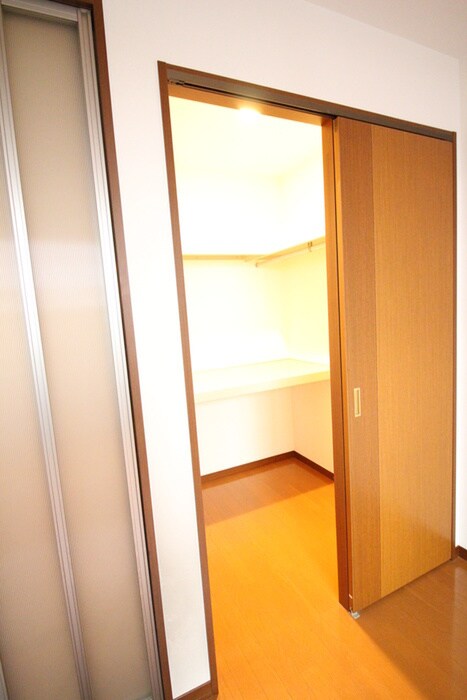 物件内観写真15　(収納)