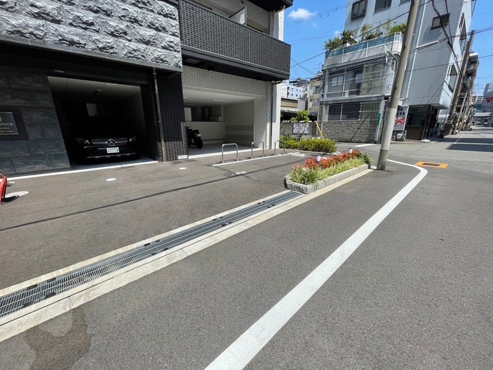 物件外観写真6　(駐車場)