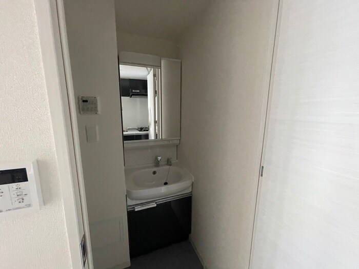 物件内観写真11　(洗面)