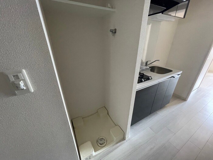 物件内観写真14　(洗濯機置場)