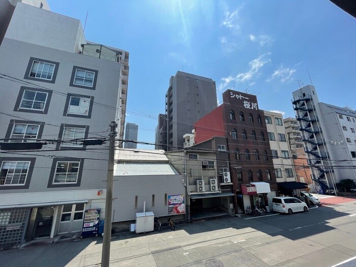 物件内観写真16　(室内からの展望)