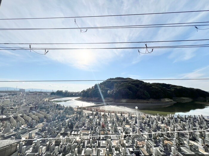 物件内観写真12　(室内からの展望)