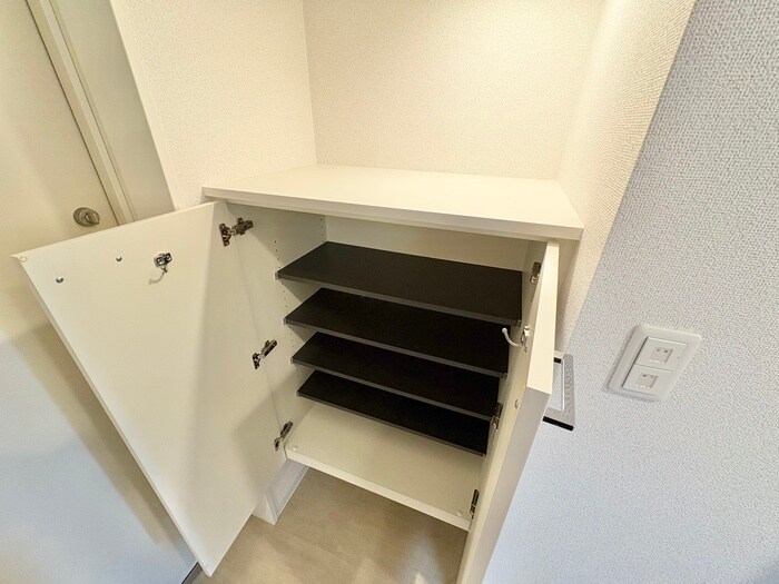 物件内観写真15　(靴箱)