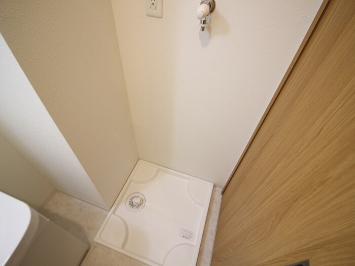 物件内観写真6　(洗濯機置場)