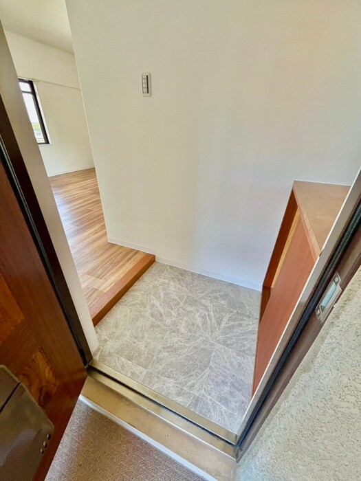 物件内観写真15　(玄関)