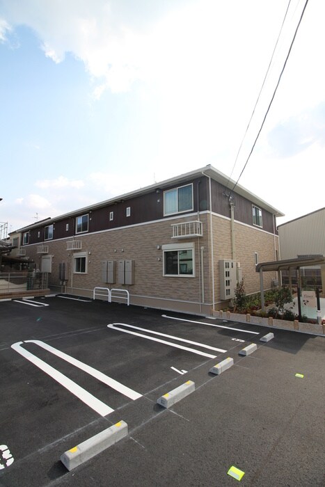 物件外観写真5　(駐車場)