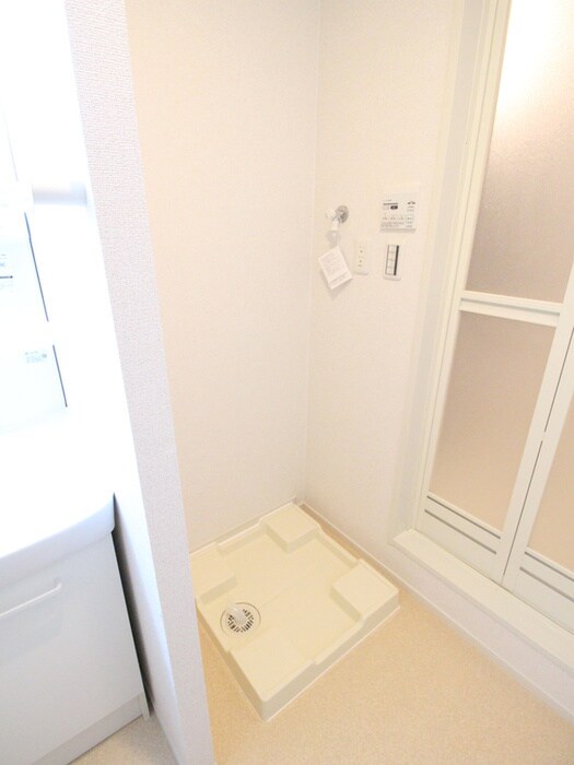 物件内観写真19　(洗濯機置場)