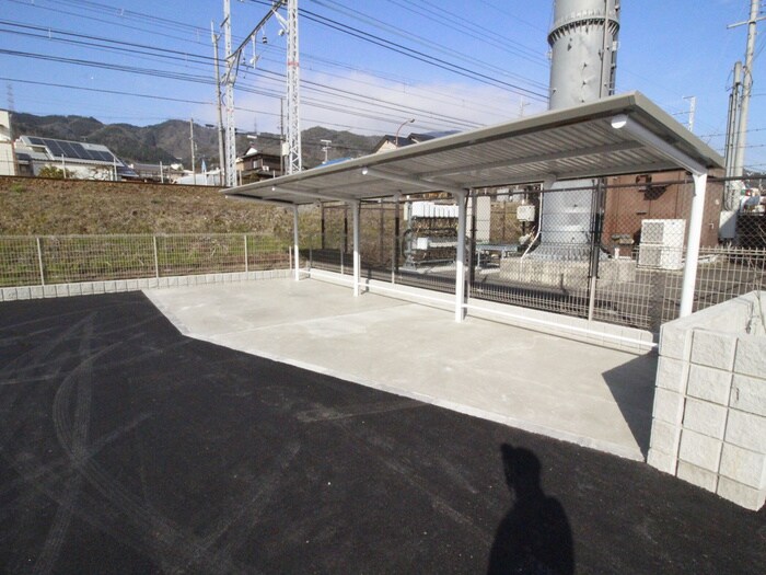 物件外観写真3　(駐輪場)