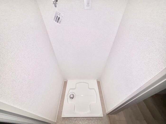 物件内観写真16　(洗濯機置場)