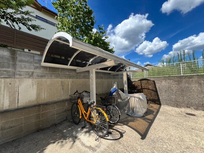 物件外観写真6　(駐輪場)