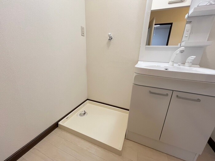 物件内観写真18　(洗濯機置場)