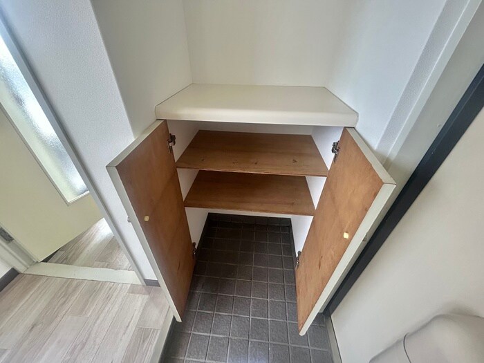 物件内観写真8　(靴箱)