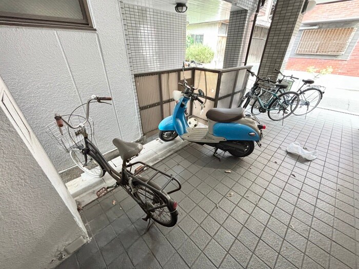 物件外観写真6　(駐輪場)