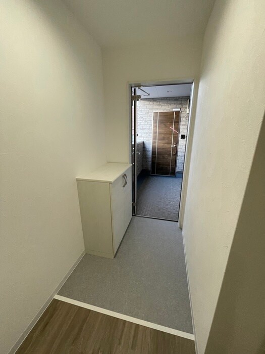 物件内観写真16　(玄関)