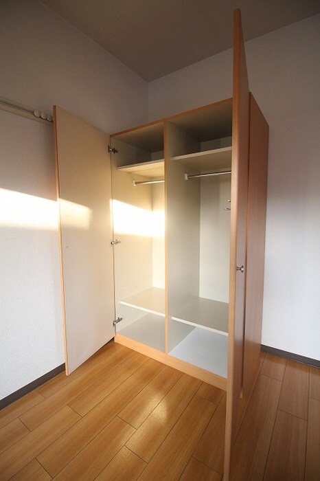 物件内観写真12　(収納)