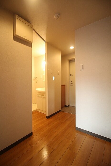 物件内観写真16　(廊下)