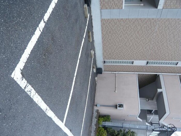 物件外観写真6　(駐車場)