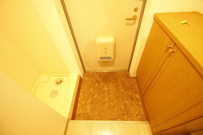 物件内観写真12　(玄関)