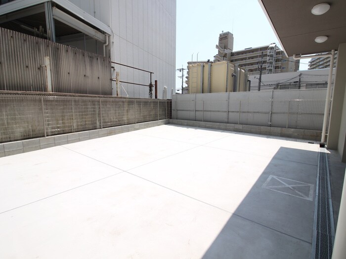 物件外観写真6　(駐車場)