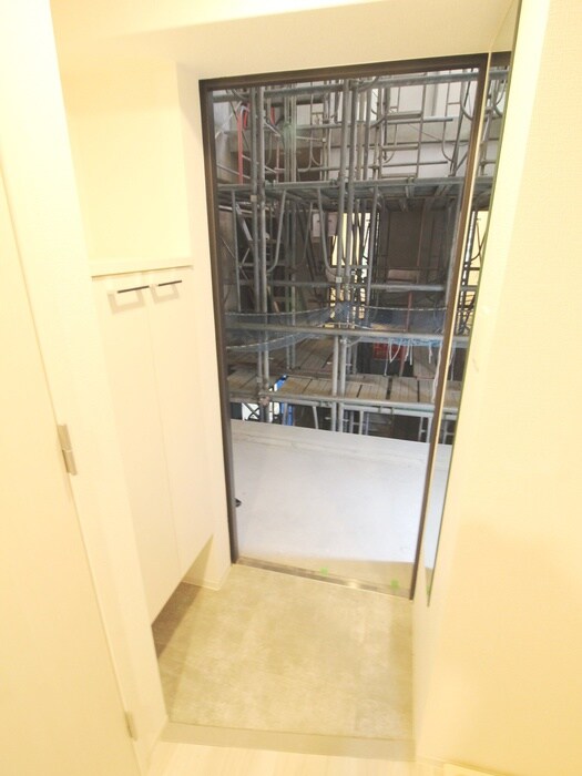 物件内観写真16　(玄関)