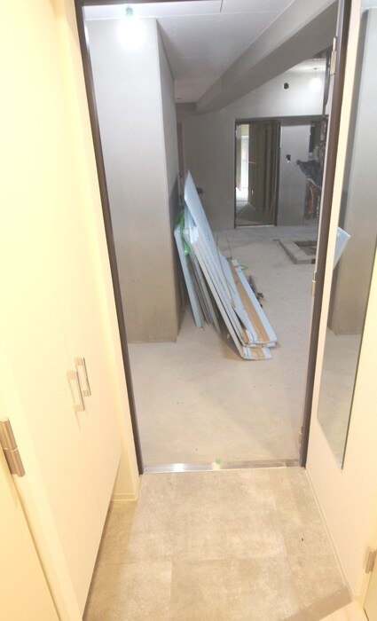 物件内観写真16　(玄関)