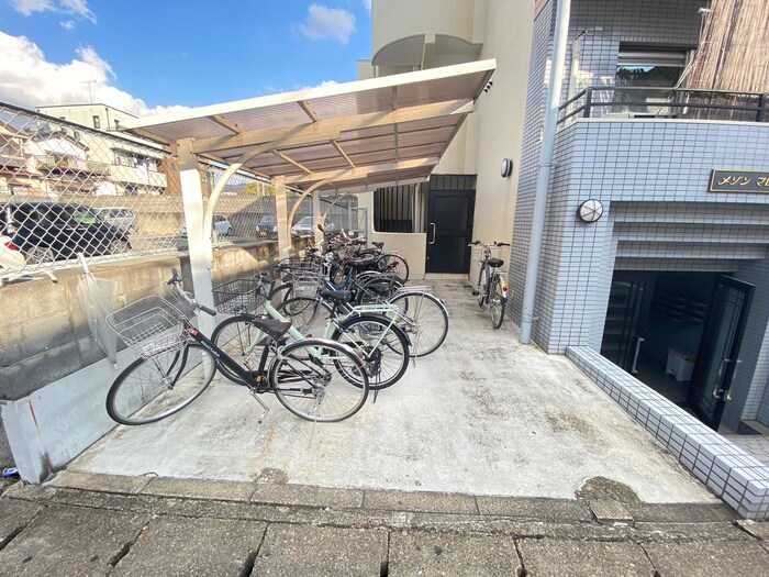 物件外観写真6　(駐輪場)
