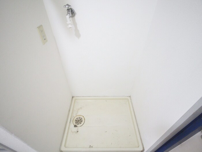 物件内観写真14　(洗濯機置場)