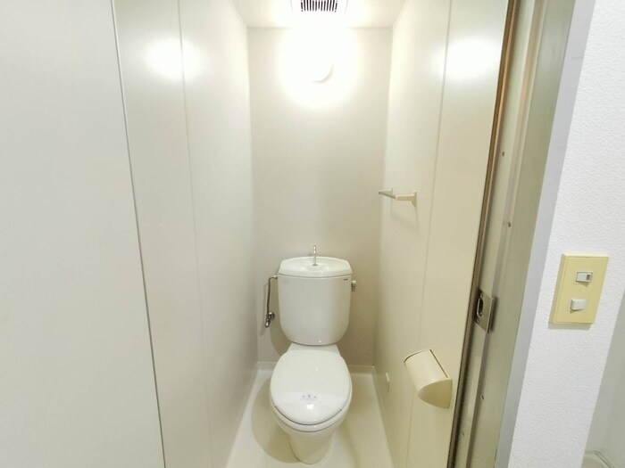 物件内観写真15　(トイレ)