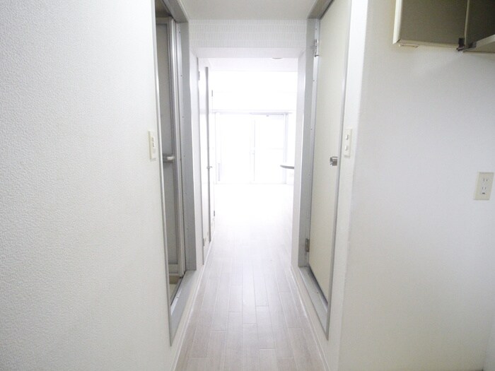 物件内観写真19　(廊下)