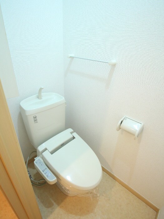 物件内観写真5　(トイレ)