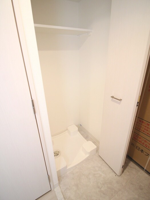 物件内観写真13　(洗濯機置場)