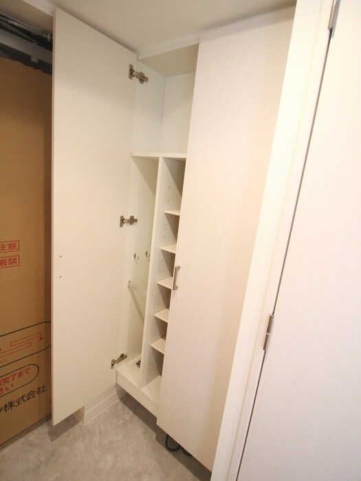 物件内観写真15　(靴箱)