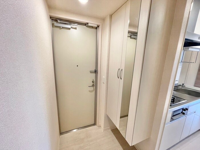 物件内観写真16　(玄関)