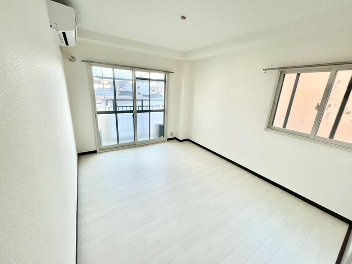 物件内観写真8　(居室)