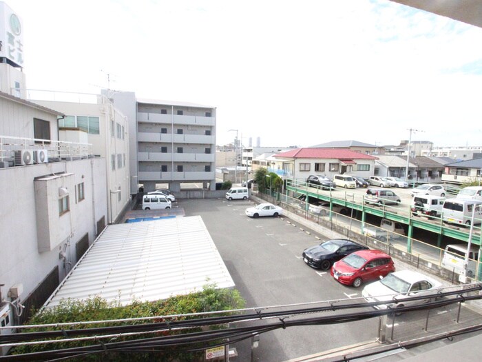 物件内観写真16　(室内からの展望)