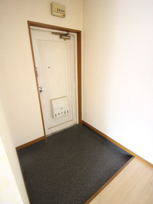 物件内観写真18　(玄関)