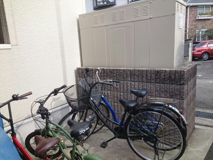 物件外観写真4　(駐輪場)