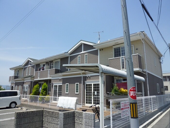 物件外観写真3　(駐車場)