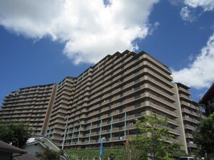 ﾚｼﾞｵﾝｽｸｴｱ緑地公園3番館(721)外観写真