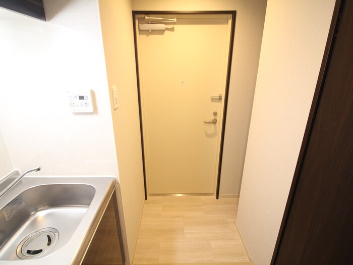 物件内観写真14　(玄関)