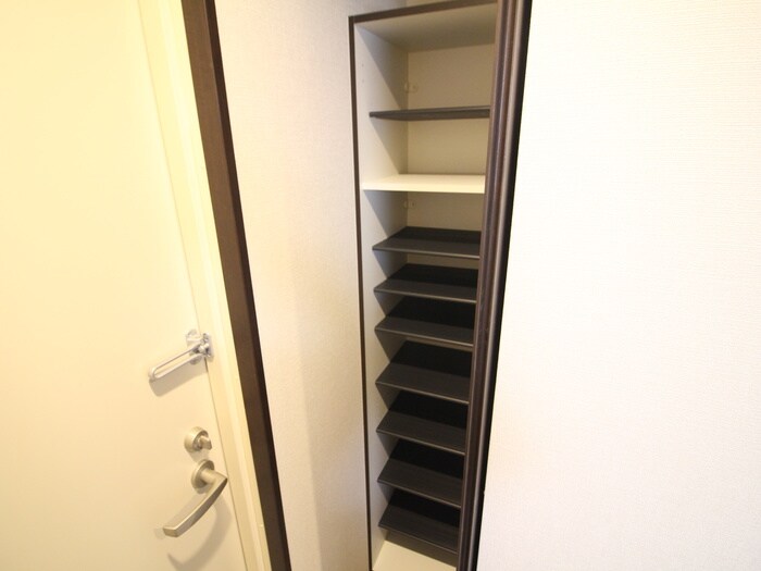 物件内観写真15　(靴箱)