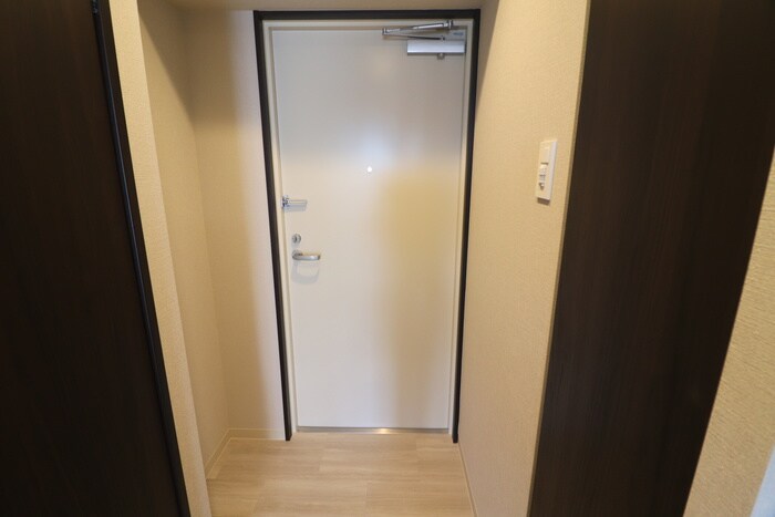 物件内観写真15　(玄関)
