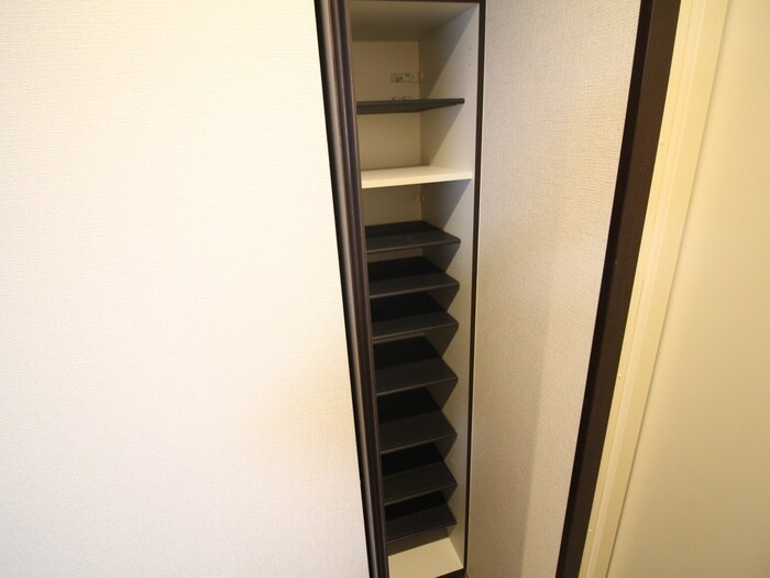 物件内観写真15　(靴箱)