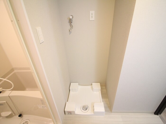 物件内観写真18　(洗濯機置場)