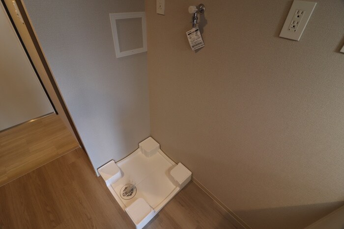 物件内観写真18　(洗濯機置場)